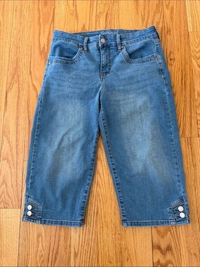 Gloria Vanderbilt Medium Blue Denim Crop Jeans with Button Hem Size 8